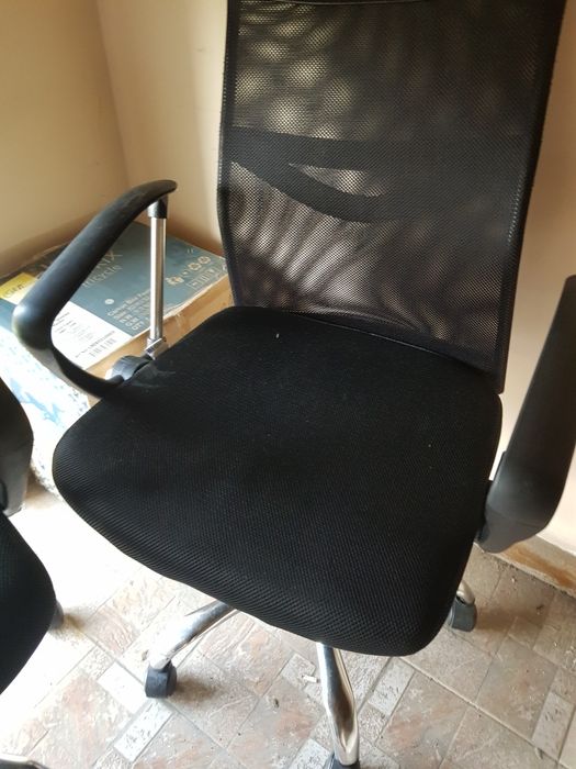 Офис стол на части. Кръстачка , амортисьор , подлакътник, шина, стойка