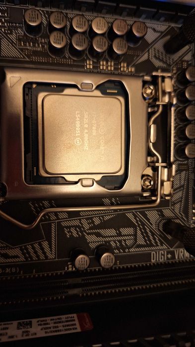 Asus z170 Deluxe + 6700k + 16 GB DDR4 3000MHZ – stare foarte bună!