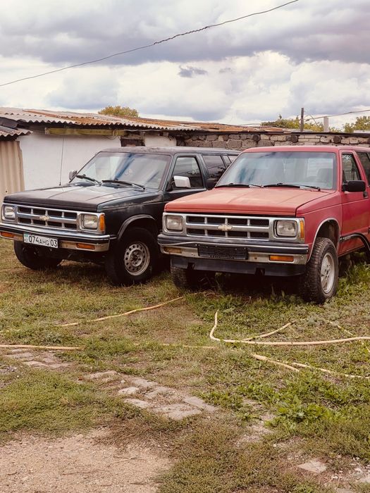 Продам два автомобиля Chevrolet Blazer