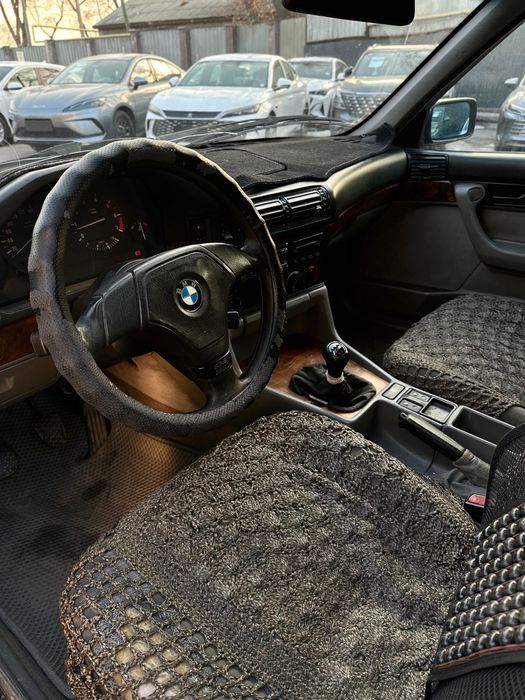 Продам БМВ Е34.