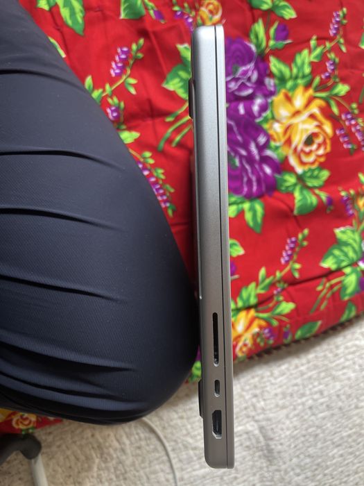 Продаю macbook pro 14 m4 pro