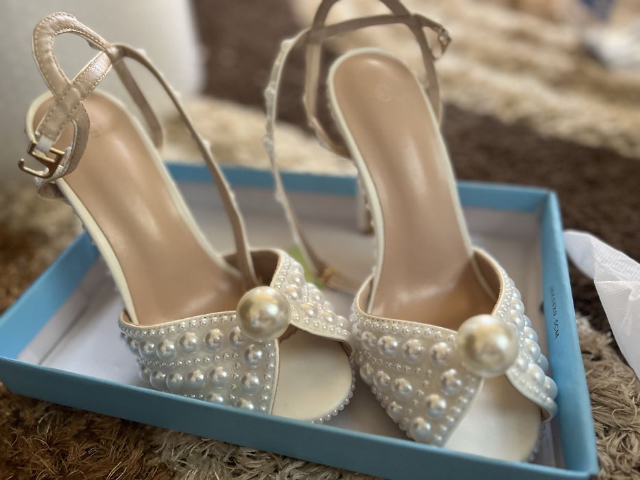Pantofi eleganti