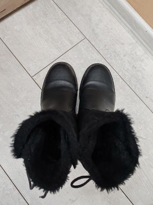 Черни боти Bench