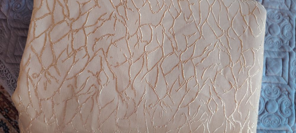 Продам шторы 2000