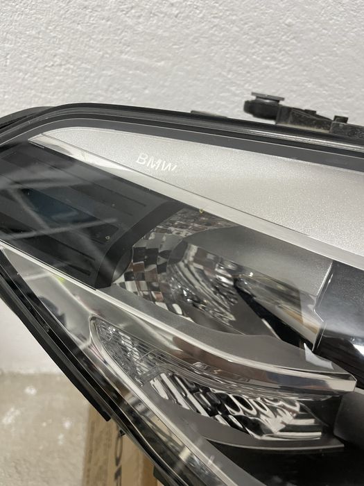 BMW 530 десен фар