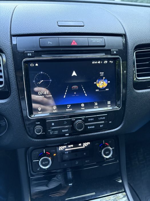 Unitate navigatie Android pentru VW Touareg