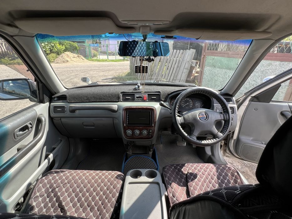 Хонда црв 1996 года 2 л