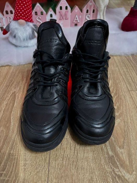 Adidasi negri dama togoshi