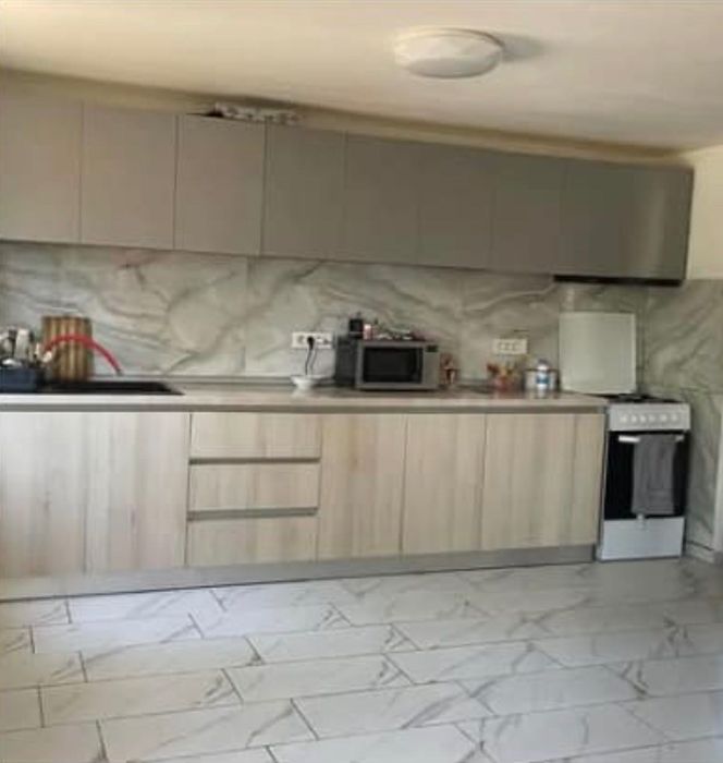 Vand casa sau schimb cu apartamnet in zona blocuri Liliesti Baicoi