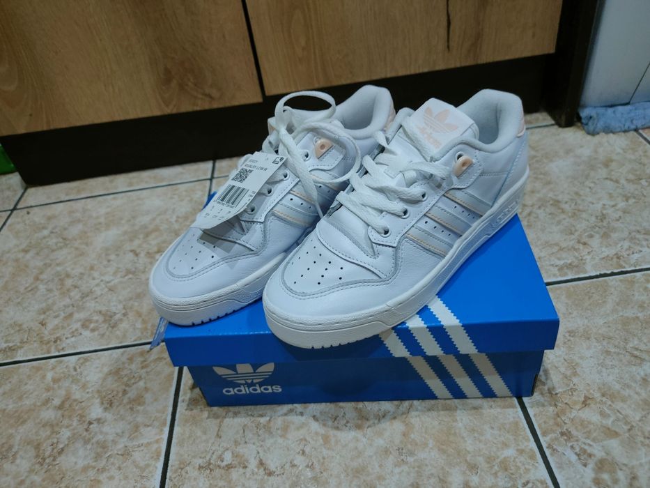 Adidas rivalry low