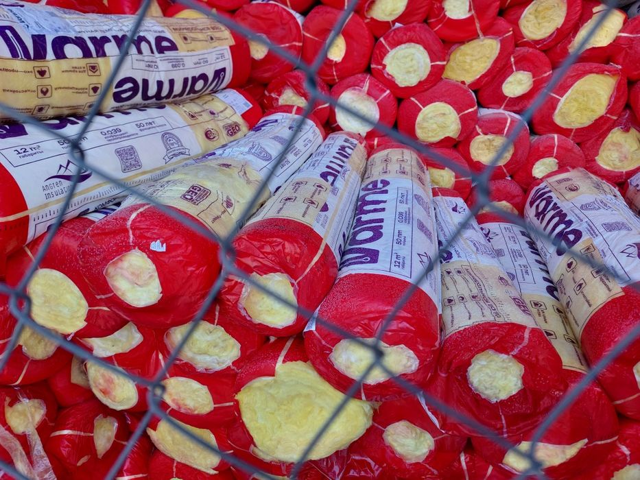 Стекловата с фольгой и без ,