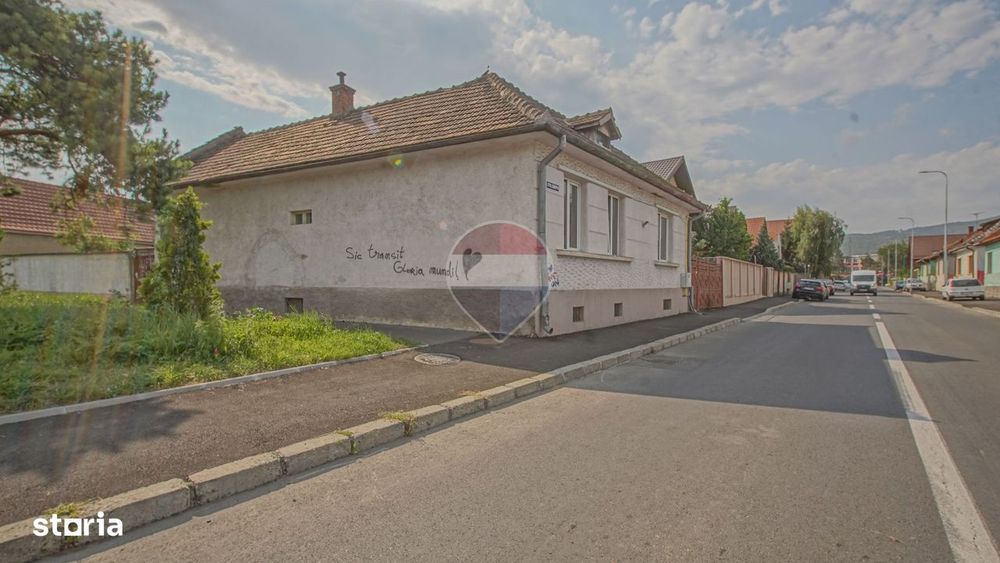 Casă individuală din cărămidă | Teren 553 mp cu ieșire la două străzi