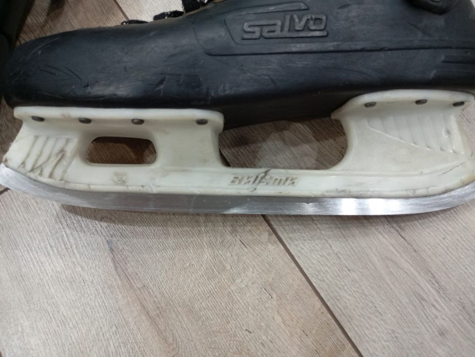 Продам коньки Salvo