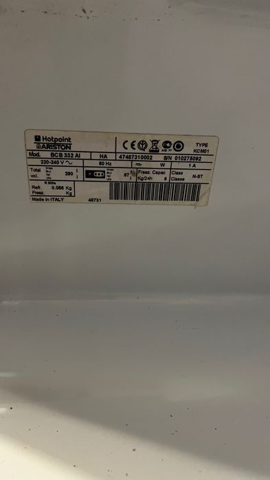 Продаю встраиваемый холодильник