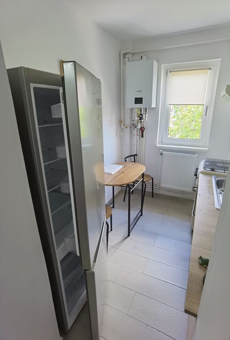 Închiriez apartament cu doua camere