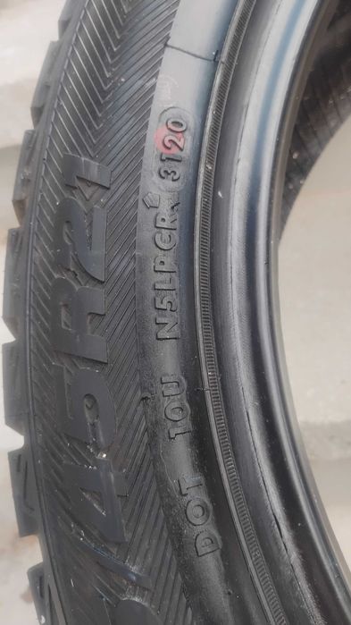 Гума зимна 265/45 R21