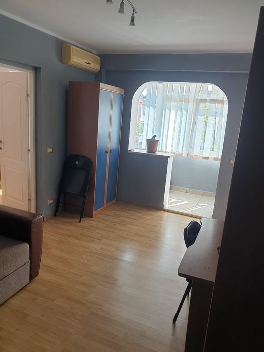 Închiriez  apartament