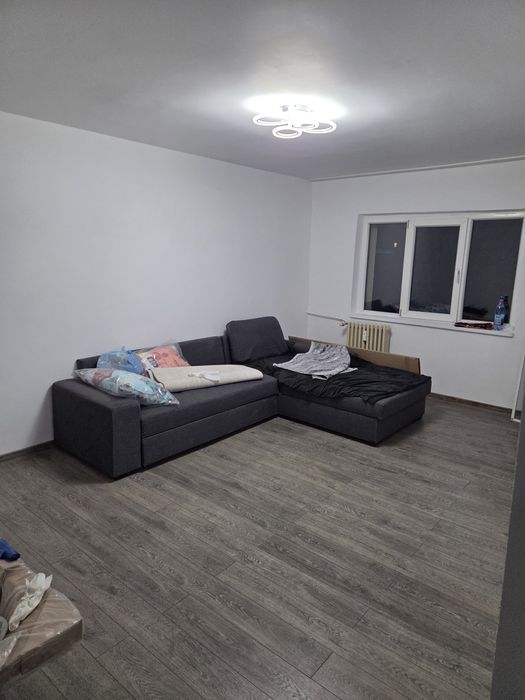 Închiriez apartament cu 2 camere în Rovine