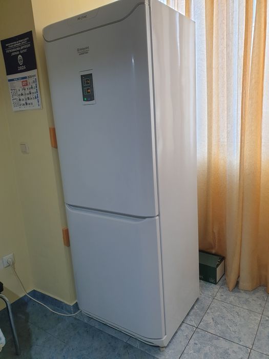 Хладилник с фризер  HOTPOINT ARISTON  размери 1900 см70см60см.за 250евро