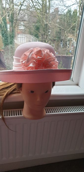 Palarie roz pentru nunți