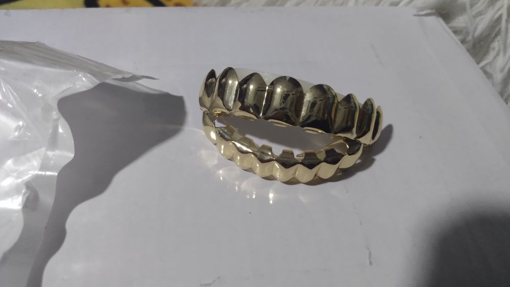 Обеци и аксесоари