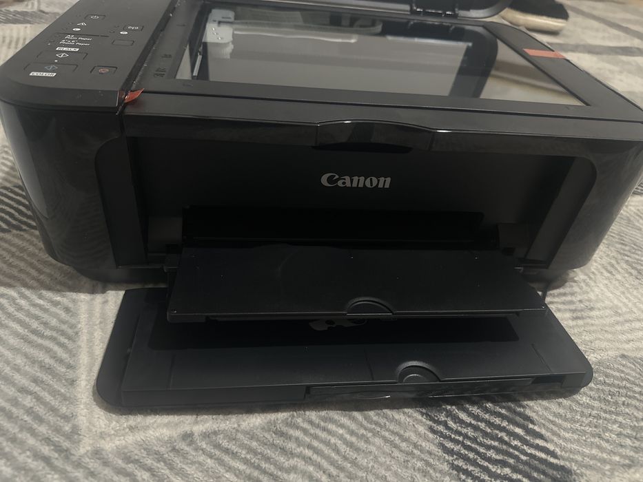 Цветноц принтер Canon