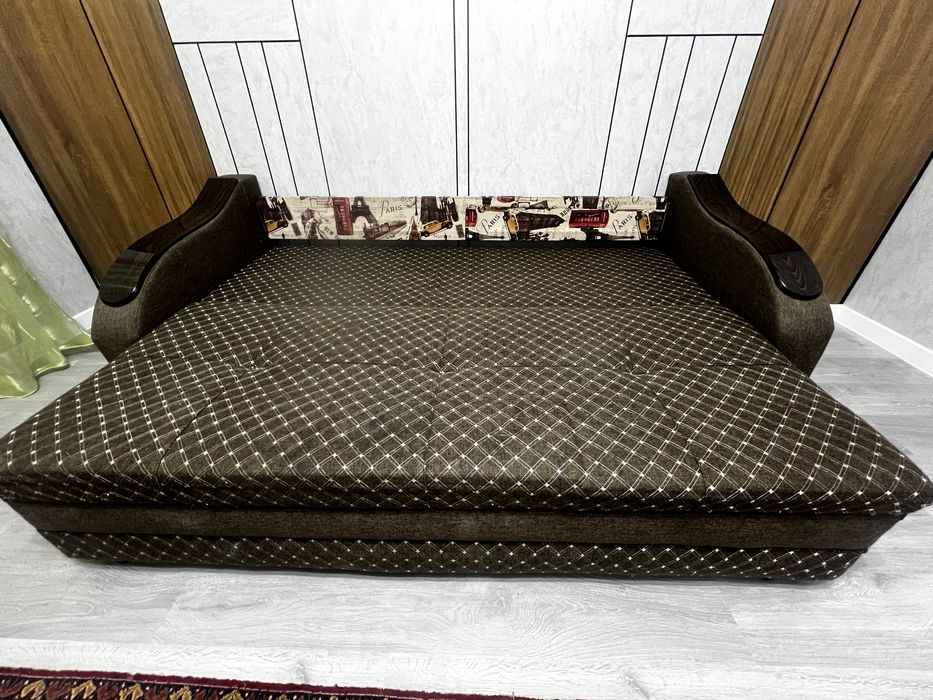 Диван раскладной в отличном состоянии