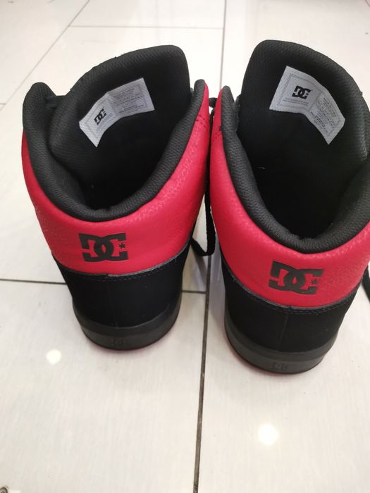 Ghete piele  DC Cure Hight-Top, aproape noi