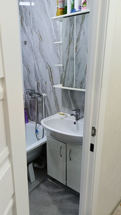 Тап таза үй жалданады.