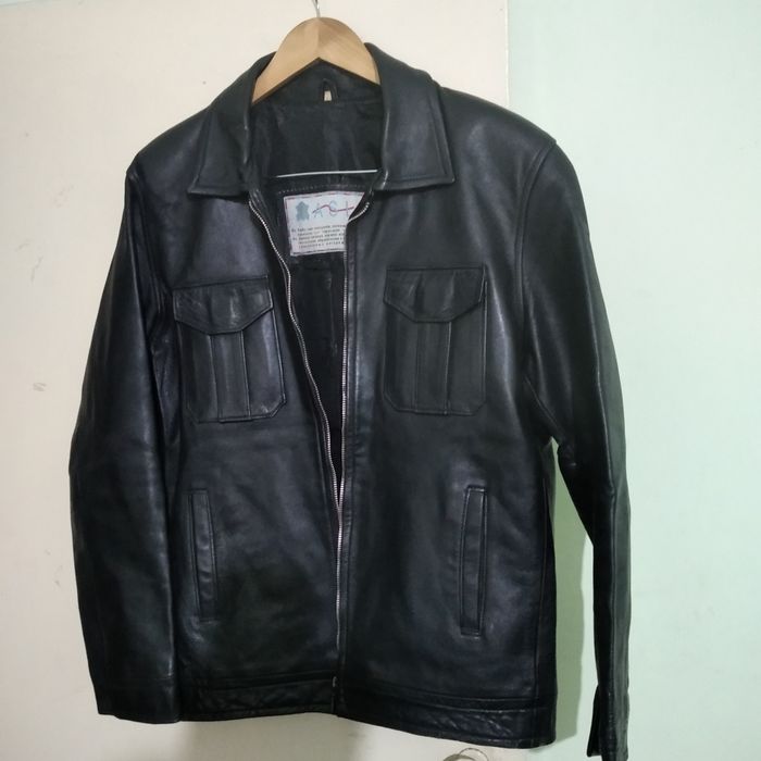 Продам кожаные куртки.