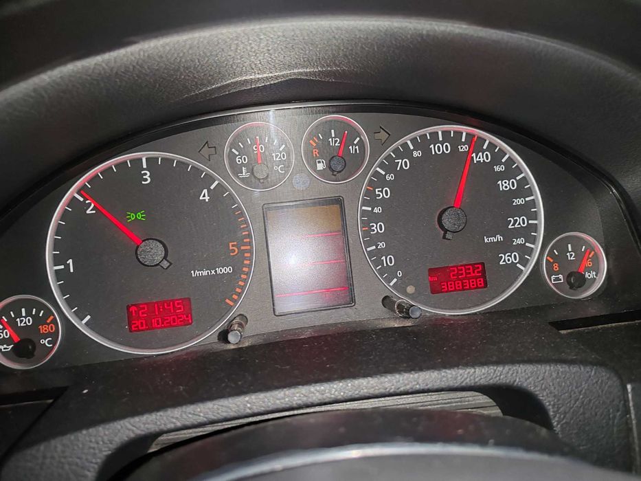 Продавам Ауди А6 AUDI A6