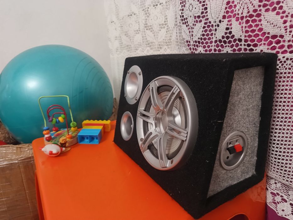 Subwoofer auto stare buna