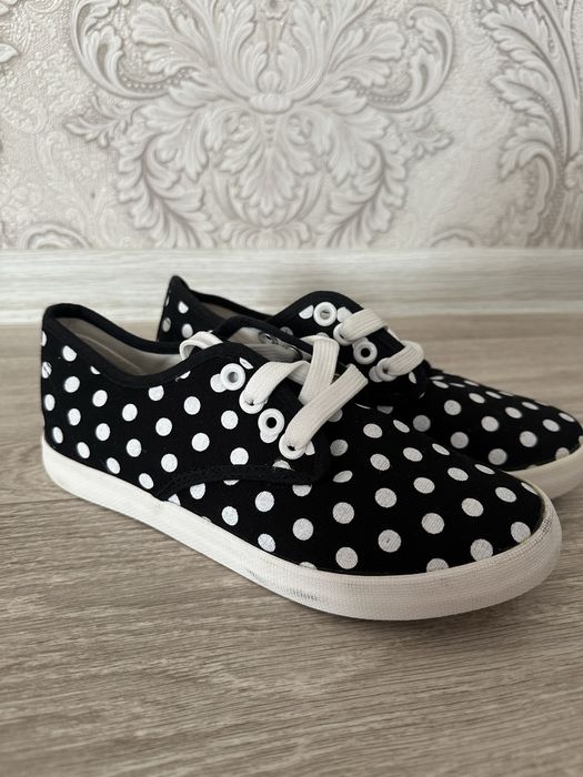 Оптом кроссовки 1000 тг