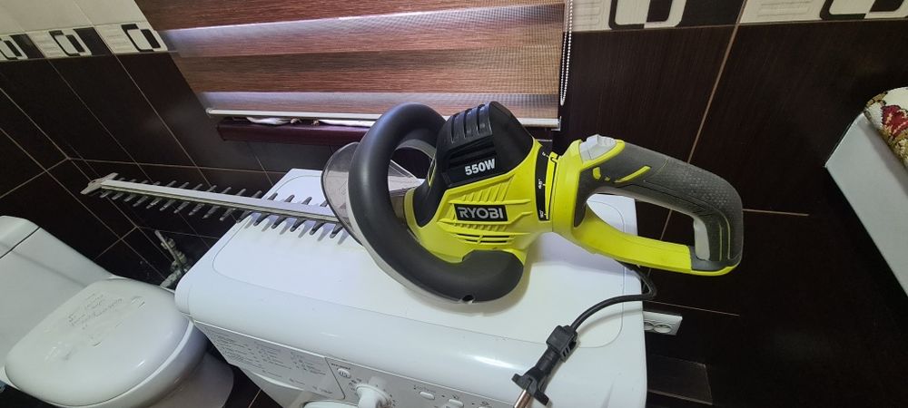 Кусторез электрический Ryobi 550w