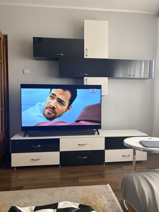 Mobila living alb negru lucios