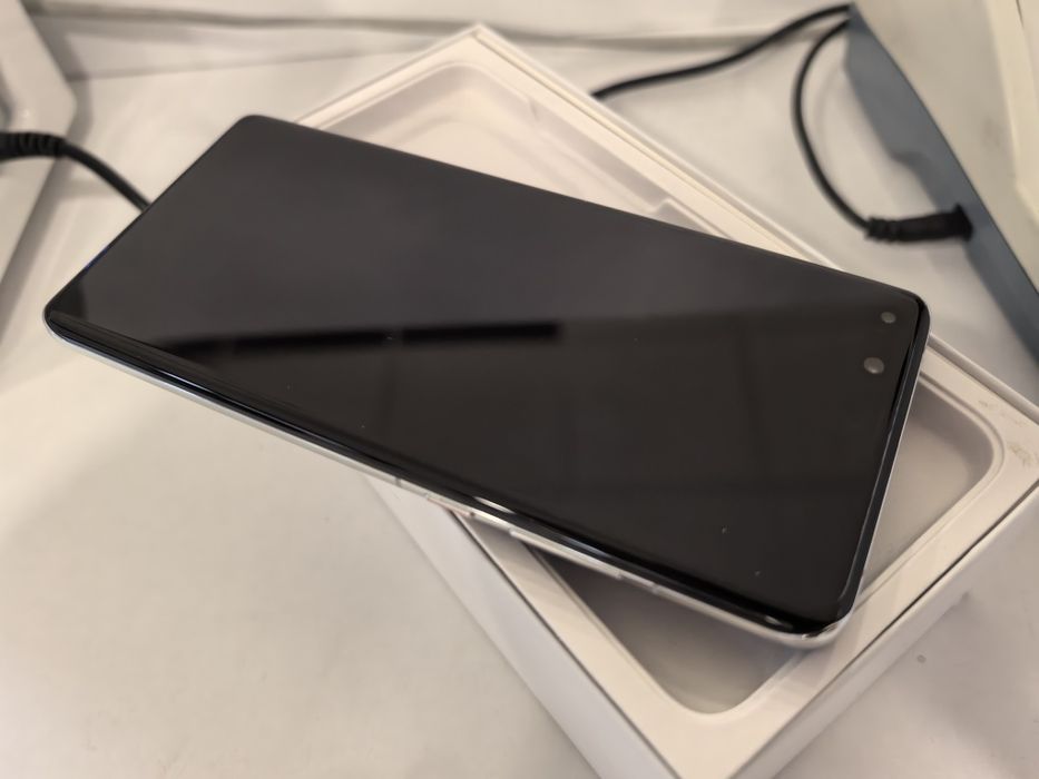 Продавам Huawei P40 Pro 256GB Dual Sim
