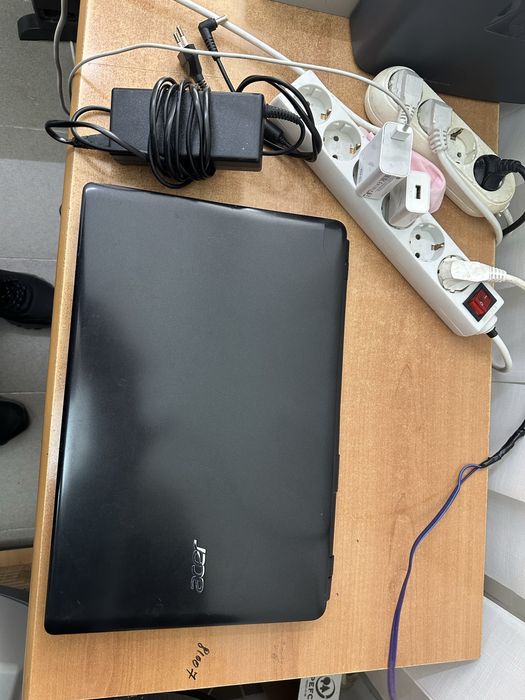 Acer gaming de culoare negru lucios  cu gri