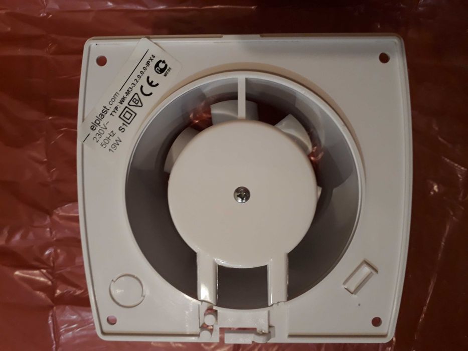 Продава се вентилатор за баня