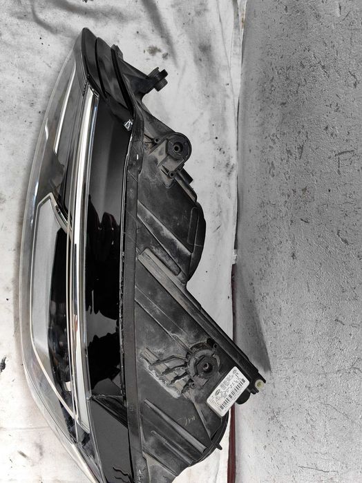 Оригинален фар Vw Jetta Led Bixenon