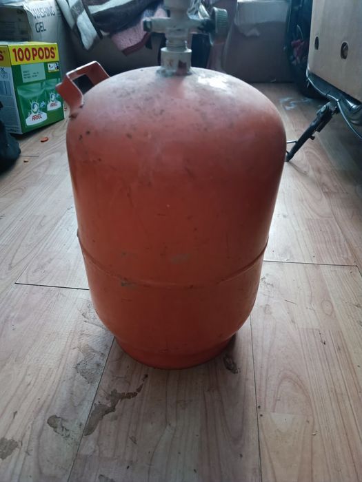 Butelie camping folosita cu gaz in ea