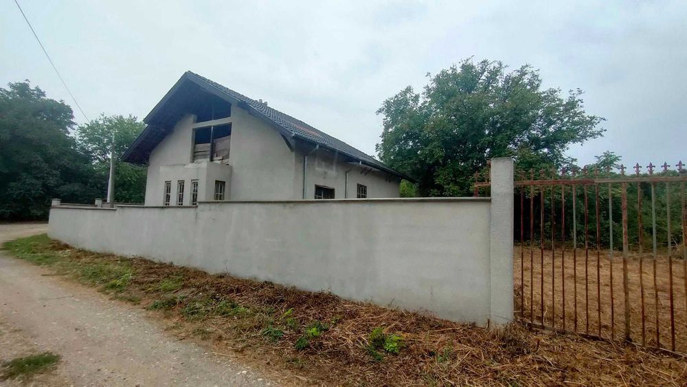 Продава се Къща в с. Синаговци, Област Видин - 462 кв.м за 184 €/кв.м - Снимка #1