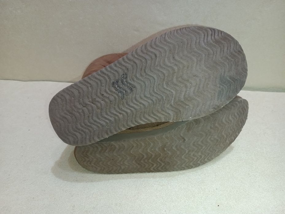 UGG кожени ботуши N39,5- 25 лв