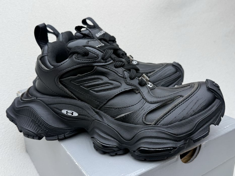 Balenciaga cargo 2026