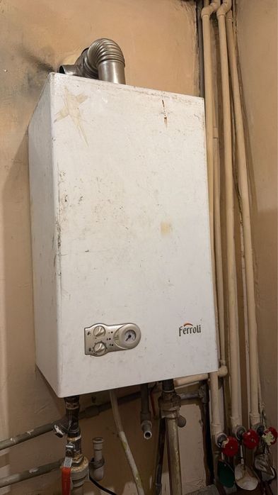 Газовый котел Ferroli и бойлер Ariston