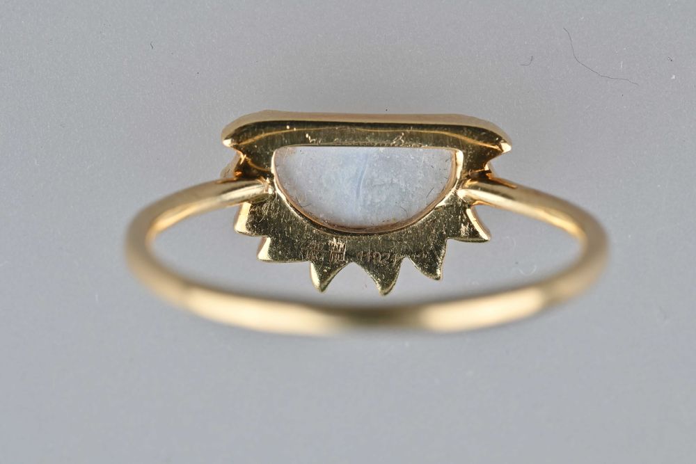 Златен Пръстен 750 (18К) с 28 Диаманта и Седеф, 2.2гр, Размер 56