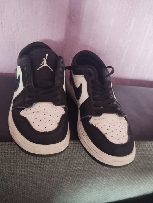 Кросовки р-р 37 .