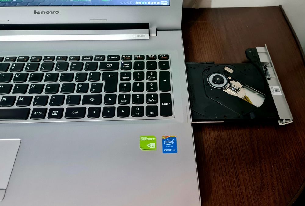 Laptop gaming Lenovo cu procesor i5 Haswell /Placa video 4Gb /8 GbRam