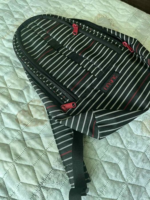 Продавам една раница и 2бр.чанти