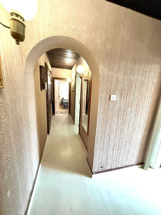 Дава се под наем Тристаен апартамент в Варна, Гръцка махала - 77 кв.м за 1200 € - Снимка #12