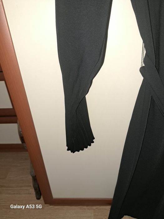 Черна рокля на Massimo Dutti